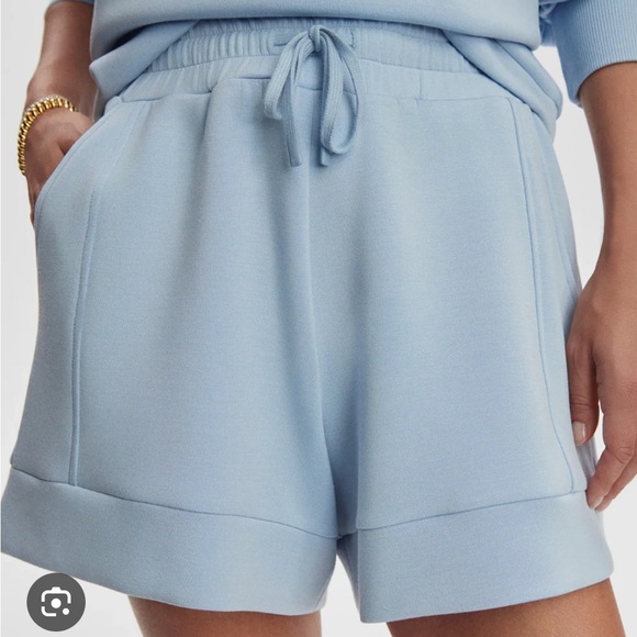 Varley Pants - Varley Atrium double soft shorts